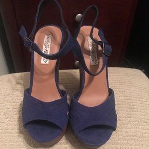 Royal blue heel size 8.5! Never worn